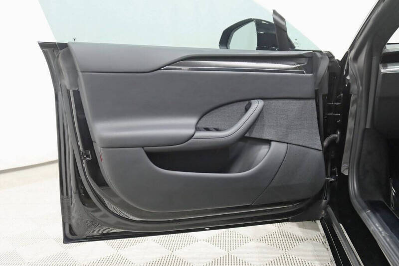 2023 Tesla Model S Plaid