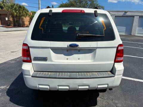 2009 Ford Escape XLS