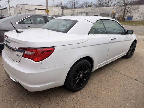2011 Chrysler 200 Limited