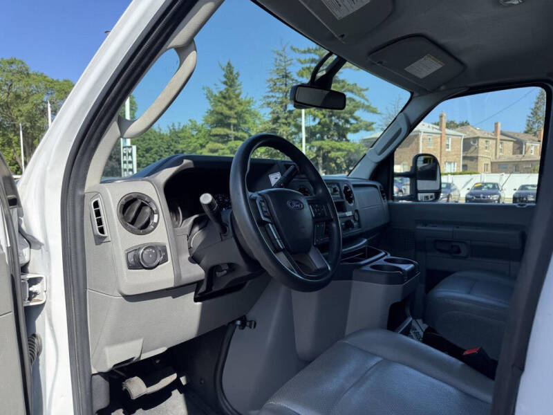 2022 Ford E-Series
