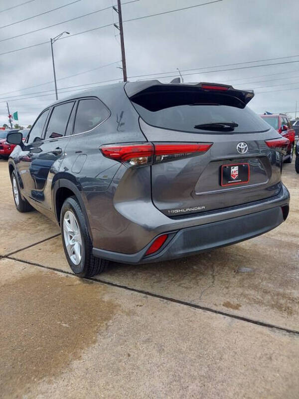 2021 Toyota Highlander LE