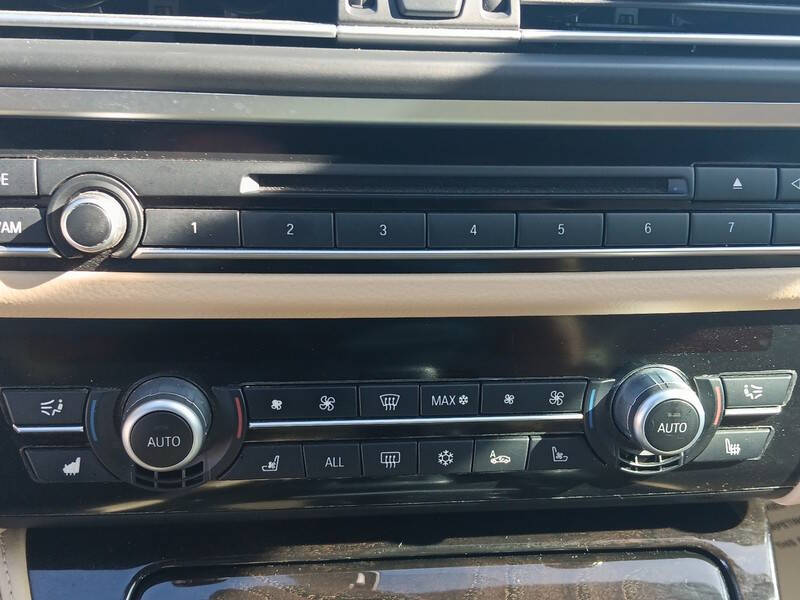 2012 BMW 5 Series 550i