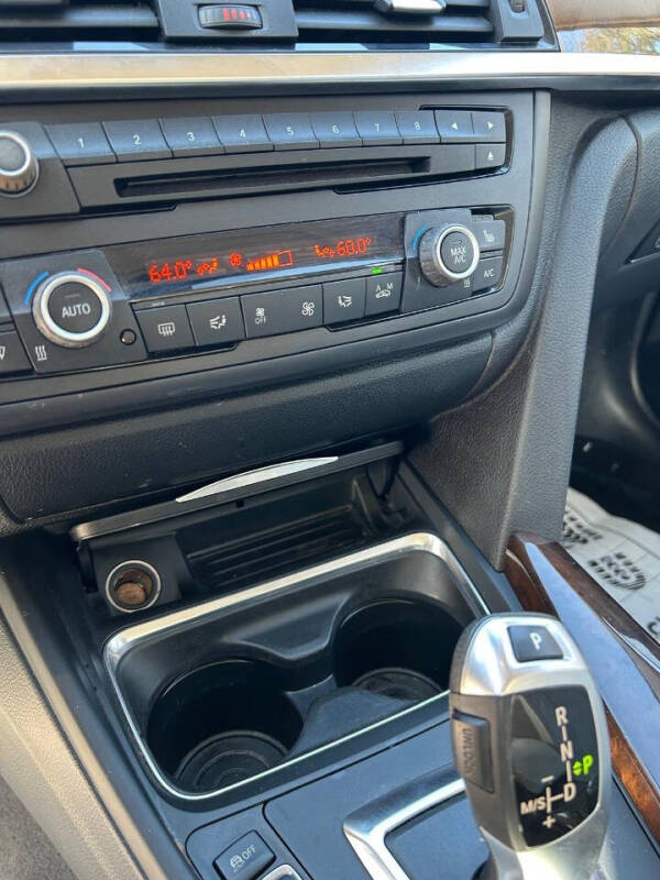 2015 BMW 3 Series 320i