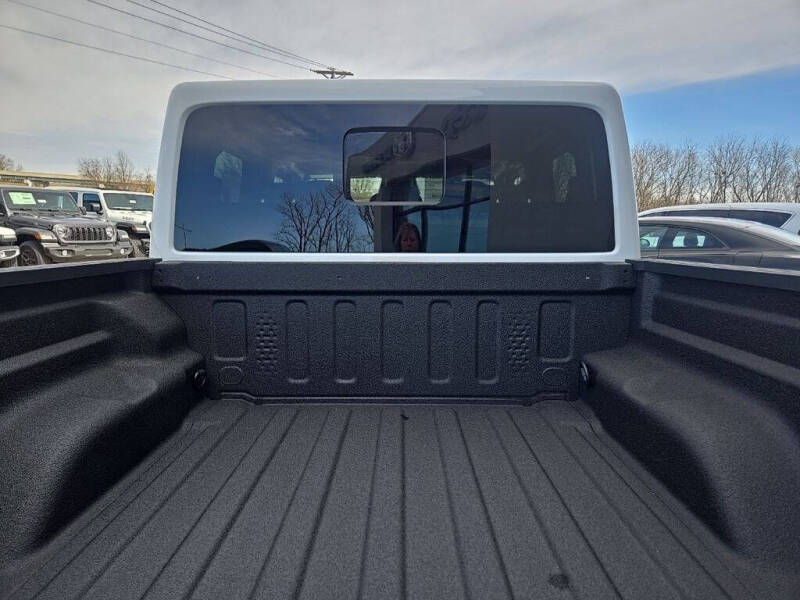 2026 Jeep Gladiator Sahara