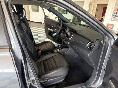 2019 Nissan Kicks SR