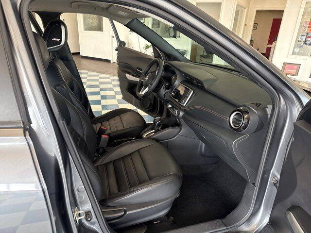 2019 Nissan Kicks SR