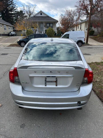 2010 Volvo S40 T5 R-Design