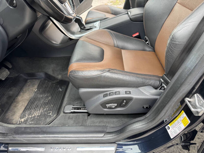 2016 Volvo XC60 T6 Drive-E Platinum