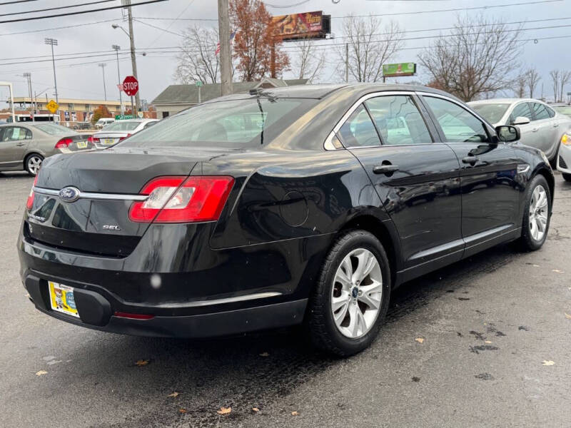 2011 Ford Taurus SEL