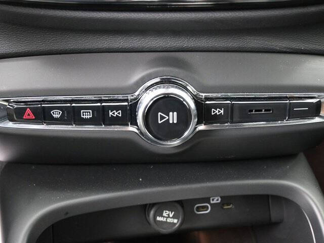 2025 Volvo EX40 Twin Core