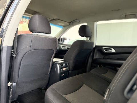 2020 Nissan Pathfinder S