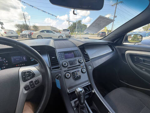 2015 Ford Taurus SEL