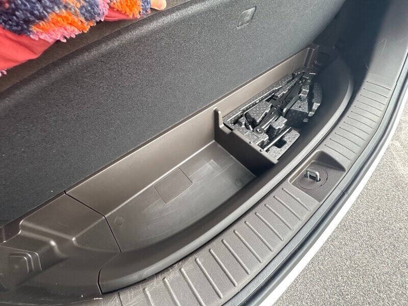 2019 Hyundai Santa Fe SE 2.4L