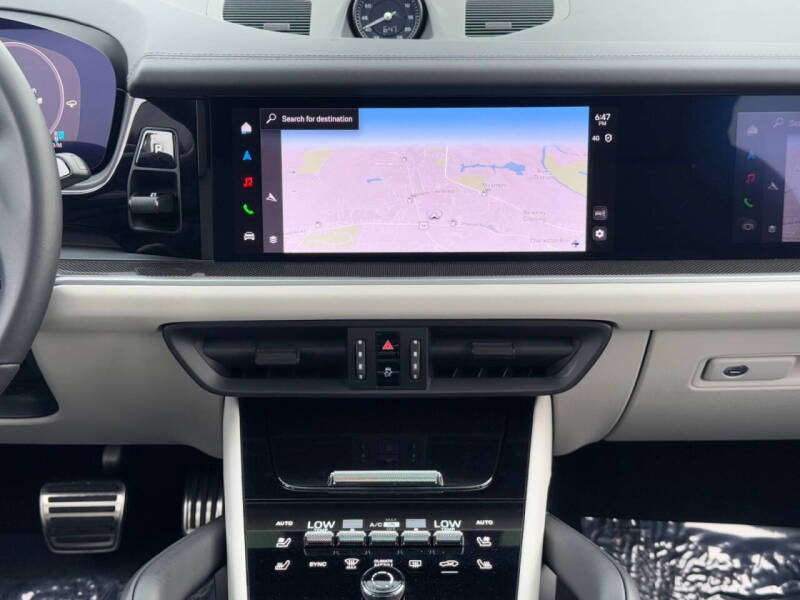 2024 Porsche Cayenne Turbo E-Hybrid Coupe