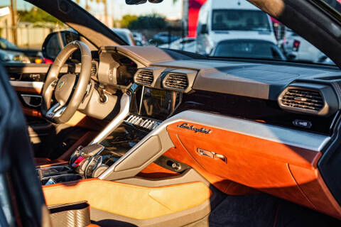 2020 Lamborghini Urus