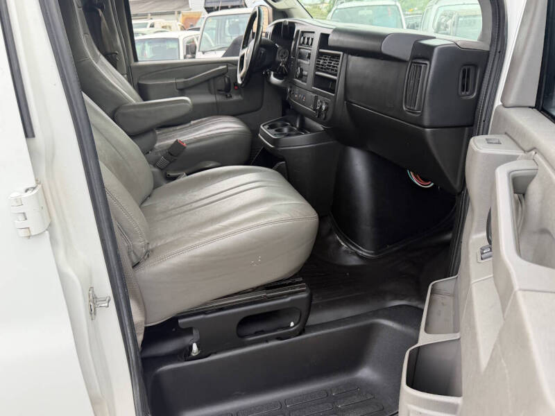 2017 Chevrolet Express 2500