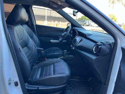 2020 Nissan Kicks SR