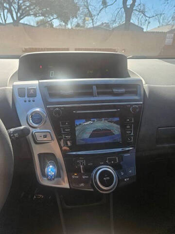 2017 Toyota Prius v Three