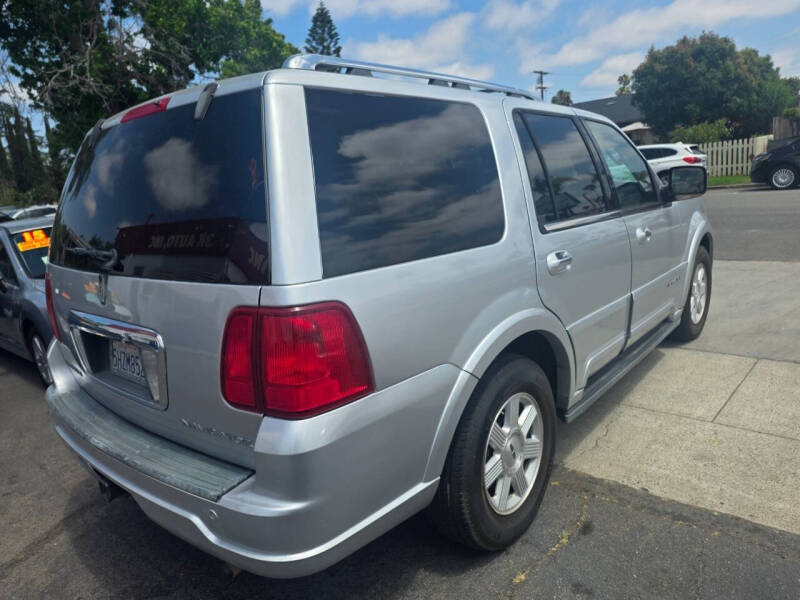 2004 Lincoln Navigator Luxury