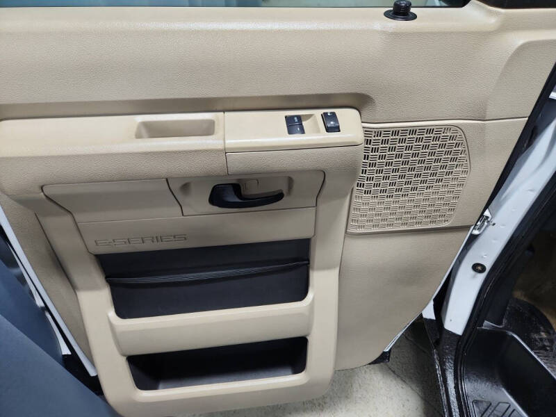 2011 Ford E-Series E-350 SD XLT