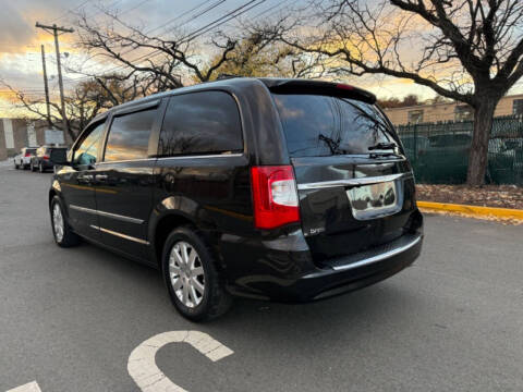 2015 Chrysler Town and Country Touring