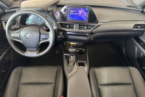2023 Lexus UX 250h