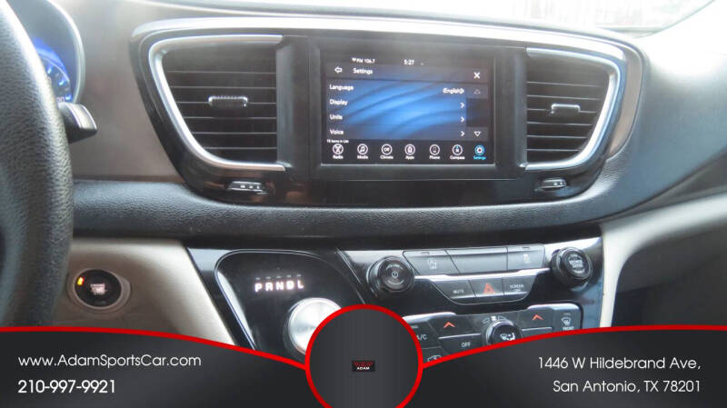 2020 Chrysler Voyager LXi