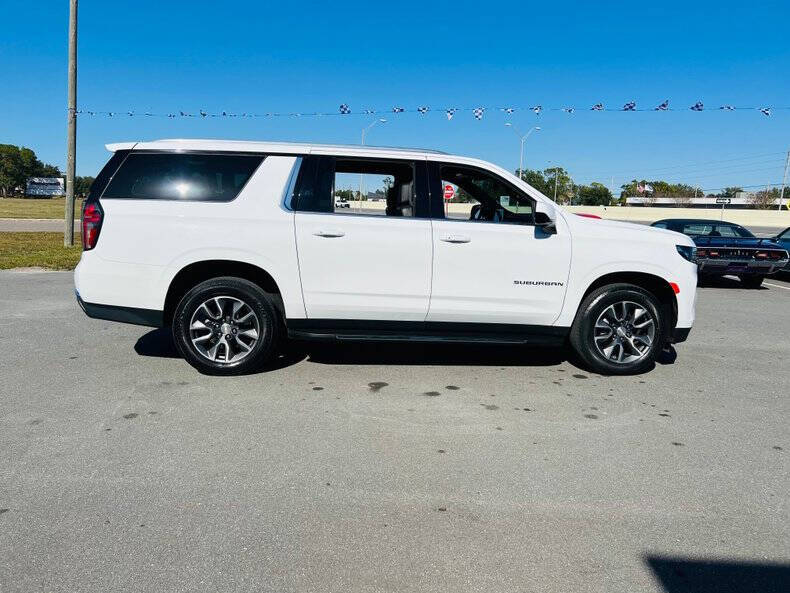 2022 Chevrolet Suburban LT