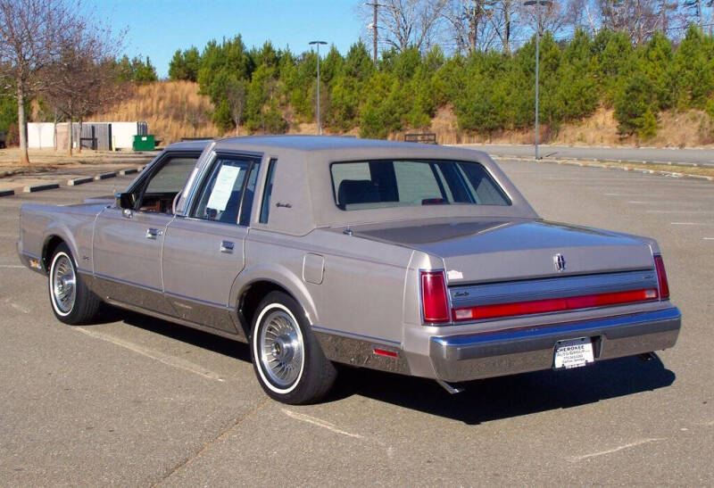 1988 Lincoln Town Car Signature