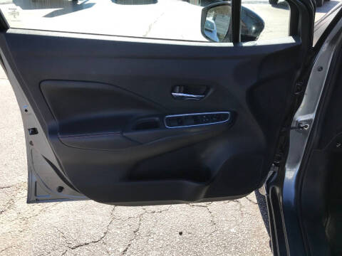 2023 Nissan Versa SR