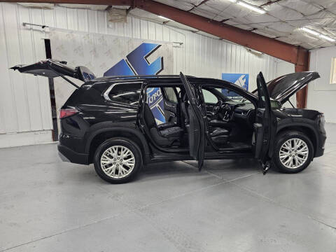 2024 GMC Acadia Elevation