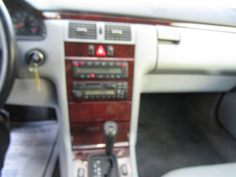 1997 Mercedes-Benz E-Class E 320