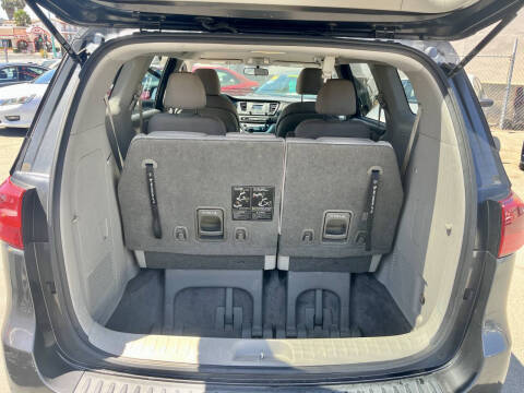 2015 Kia Sedona LX