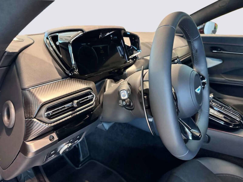 2025 Aston Martin Vantage