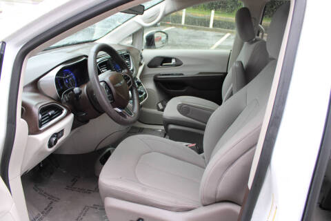 2021 Chrysler Voyager LX