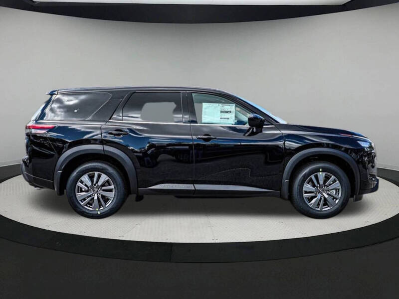 2025 Nissan Pathfinder S