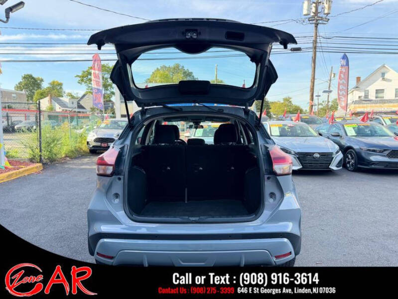 2023 Nissan Kicks SV