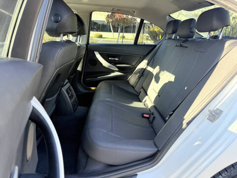 2013 BMW 3 Series 328i