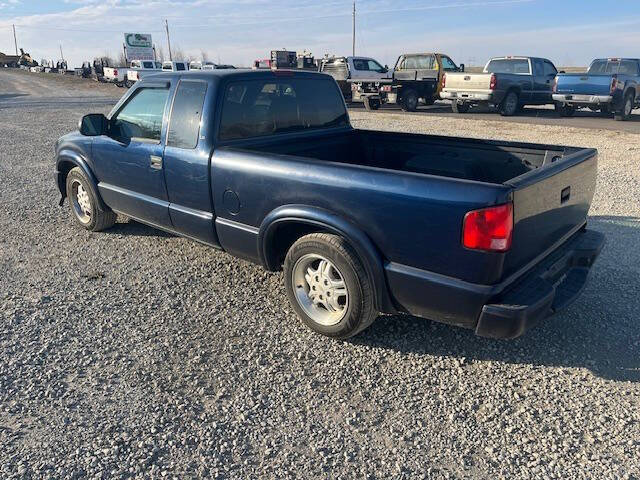 2000 Chevrolet S-10 LS
