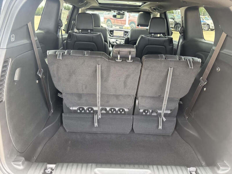 2027 Chrysler Pacifica Limited