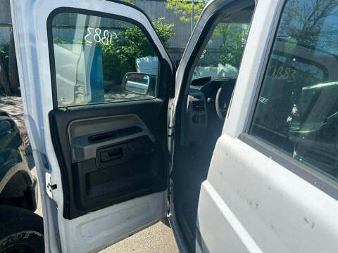 2014 AM General MV-1