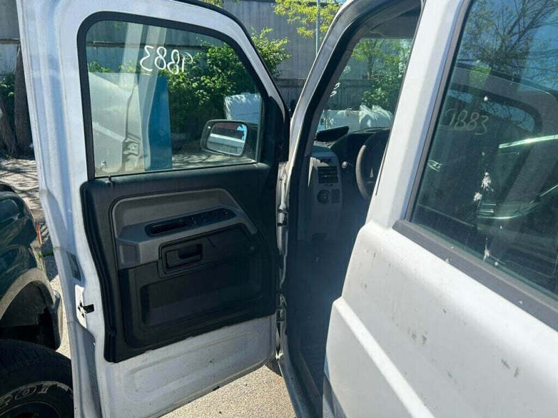 2014 AM General MV-1