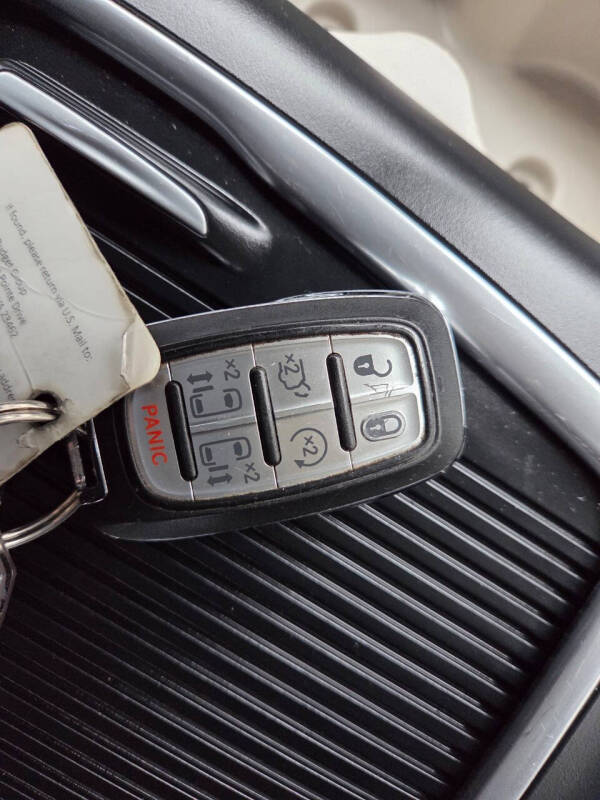 2023 Chrysler Pacifica Touring L