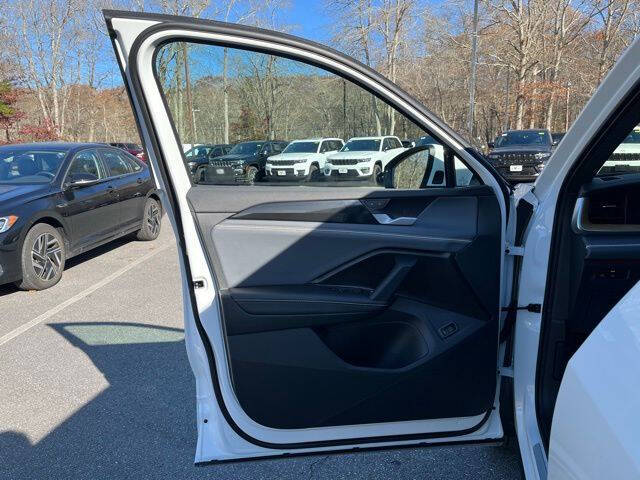 2025 Volkswagen Tiguan SEL R-Line 4Motion