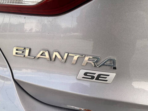 2017 Hyundai Elantra SE