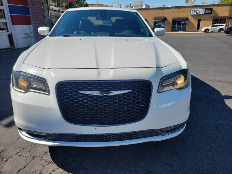 2017 Chrysler 300 S