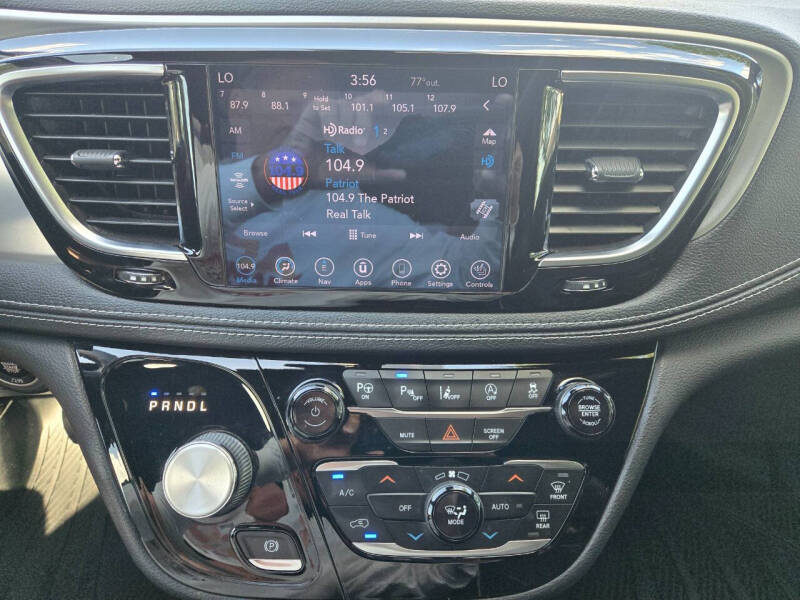 2020 Chrysler Pacifica Limited Red S