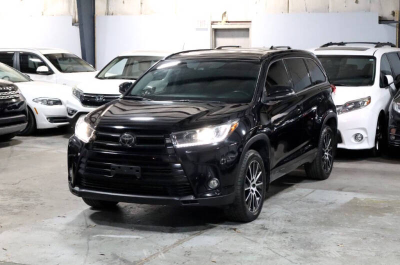 2018 Toyota Highlander for sale at ELKO AUTO GROUP in Clearwater FL