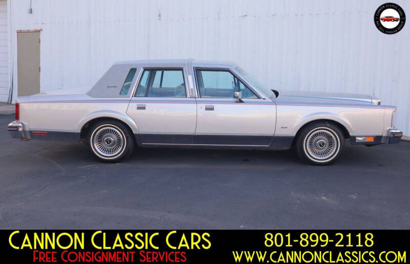 1984 Lincoln Town Car Signature