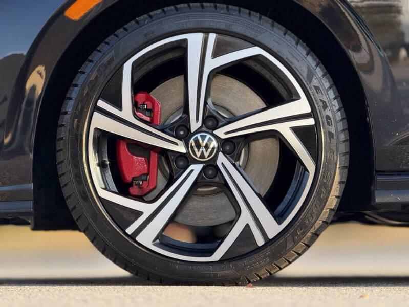2024 Volkswagen Golf GTI SE
